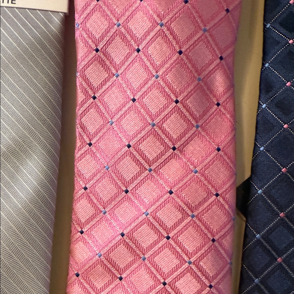 Club Room Men’s Tie Bundle NWT‎ 4 Pack Gray Pink Navy Purple Classic Gift - Picture 3 of 10